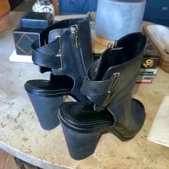 Sandal booties - Picture 2 of 7